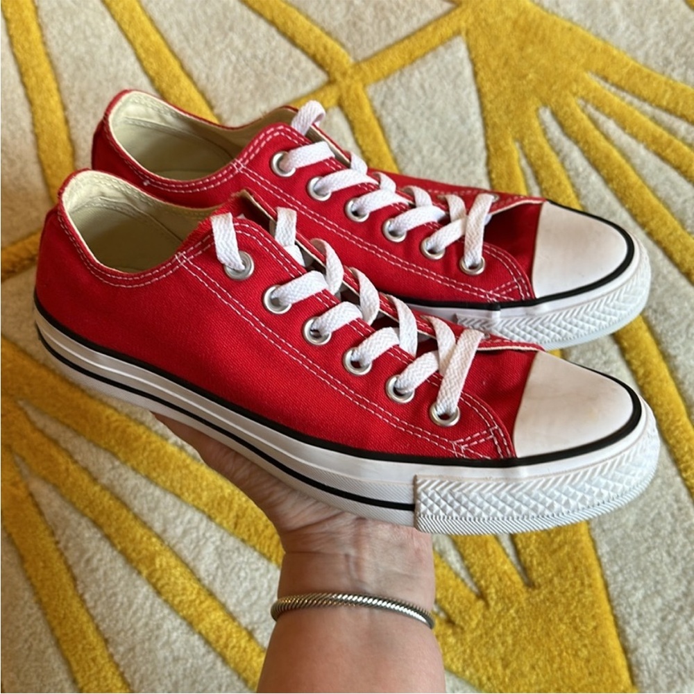 CONVERSE ALL STAR LOW TOP WOMEN’s SNEAKERS RED SUPER CLEAN WOMEN’S SIZE 8